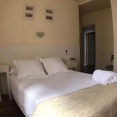 Anne * サン・セバスティアン